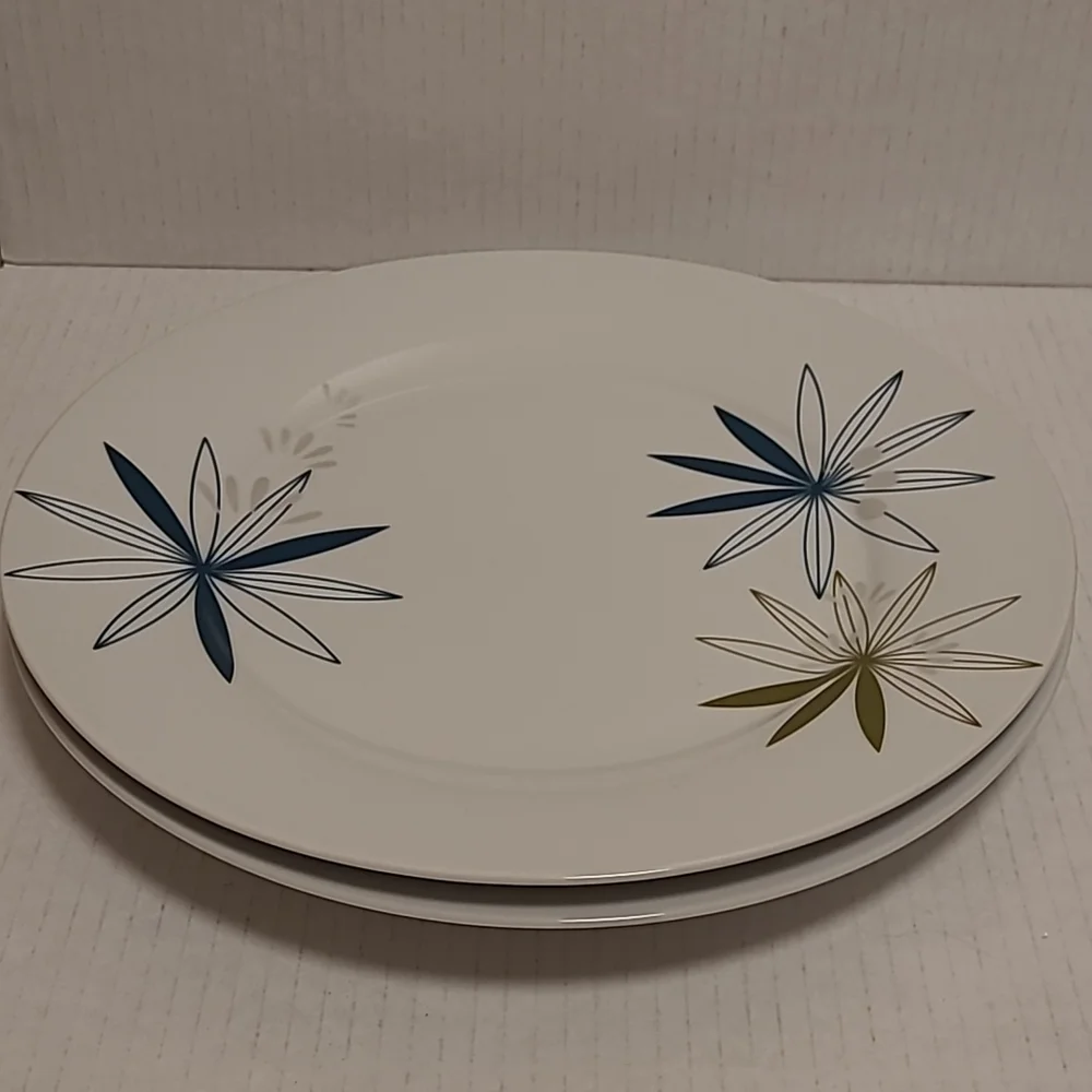 Pair of Pier 1 Kui Hua Plates